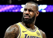 九游体育直播-76人绝地反击奇才，詹姆斯高光表现