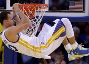 九游VIP-铁血公牛用窒息防守锁死尼克斯，欧文末节15分加冕关键先生