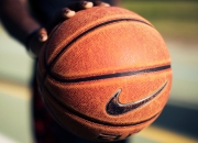 九游娱乐app下载-赛道与球场的双重奏，当莫兰特在F1街道赛接管，雷霆在麦迪逊拿下