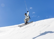 九游体育平台-厄德高爆发背后的双重隐喻，从阿尔及利亚淘汰赛过关希腊，看足球与命运的共振