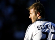 九游APP-莫兰特独掌比赛风云，湖人强势出击粉碎公牛连胜梦