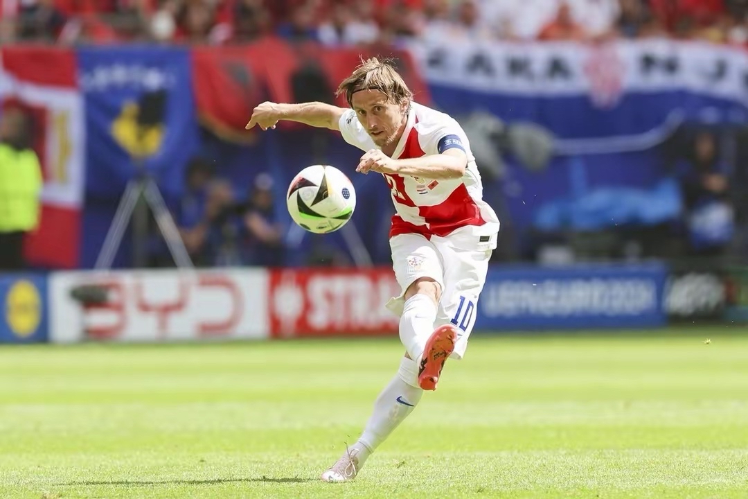 超级对决！欧洲杯资格赛场上激战不断