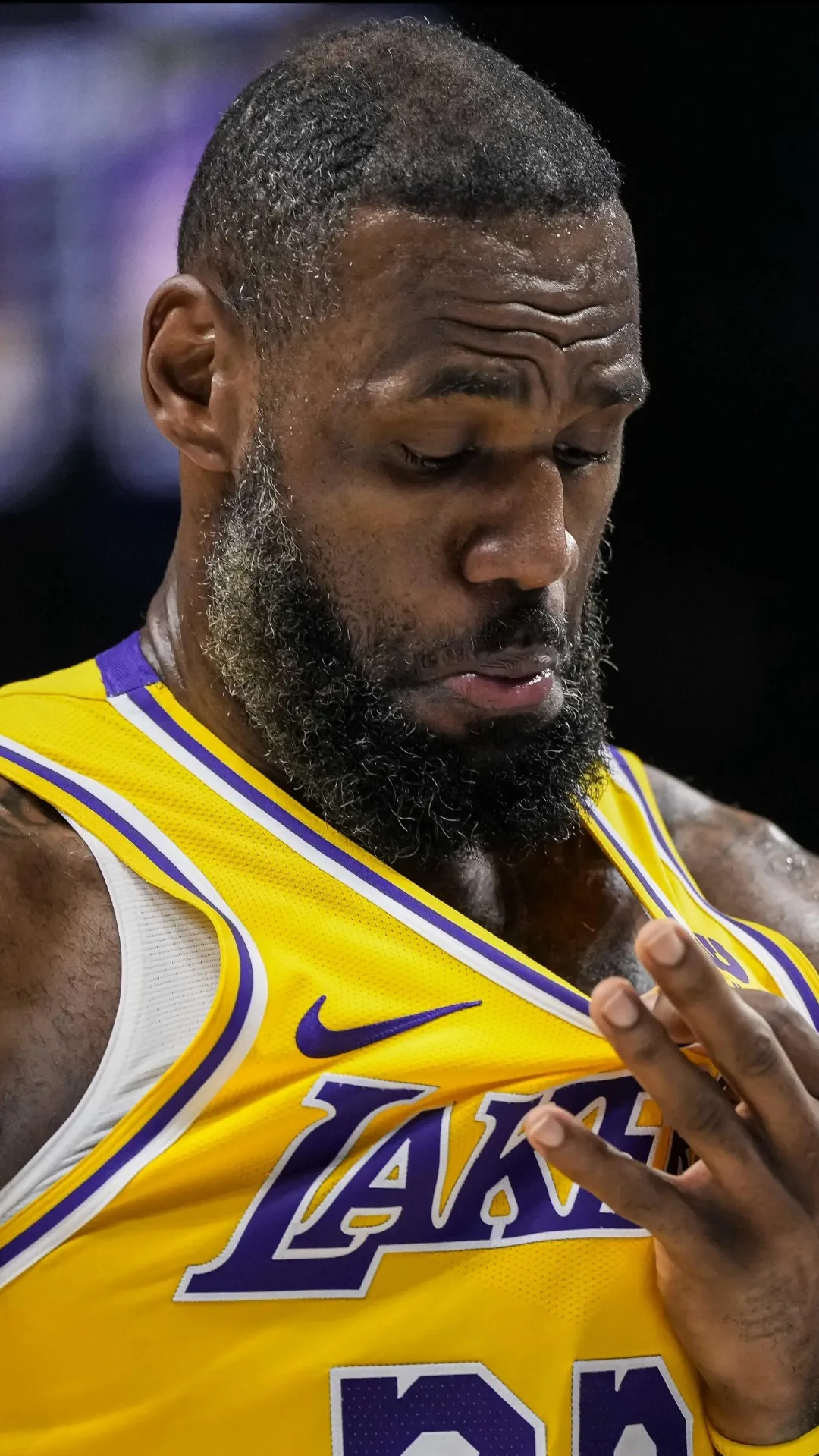 76人绝地反击奇才,詹姆斯高光表现 76人绝地反击奇才,詹姆斯高光表现