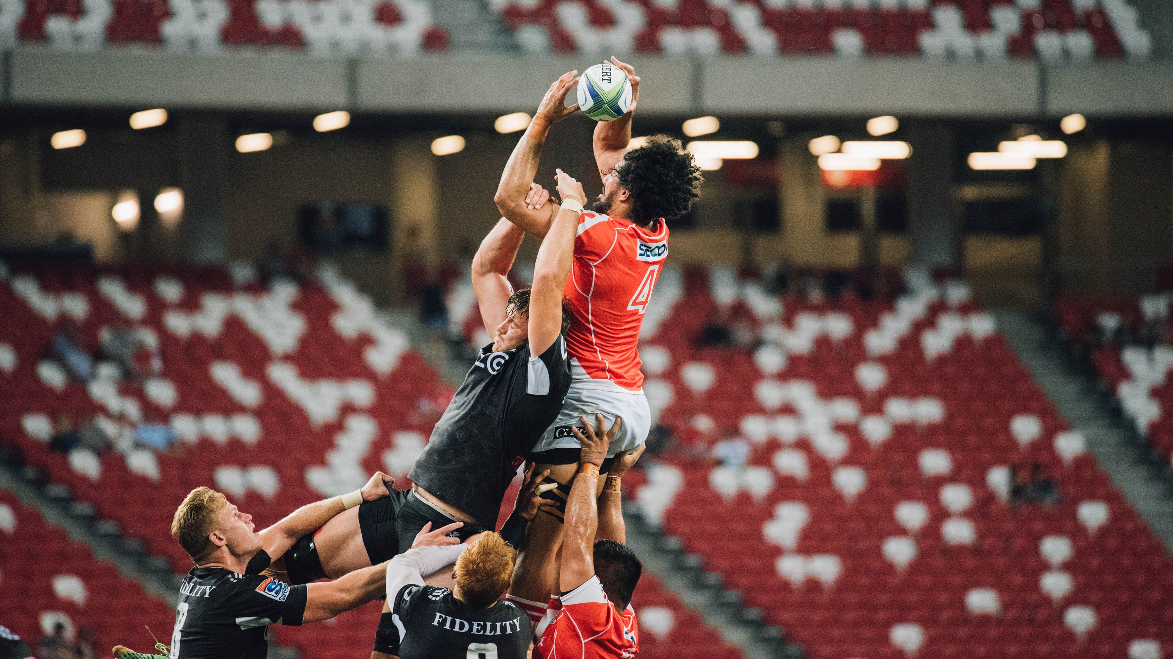 雄鹿巅峰对决力克凯尔特人，武切维奇抢七夜化身巨人